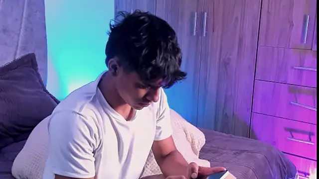 ZYZZ1312 online show from 10/14/25, 06:09