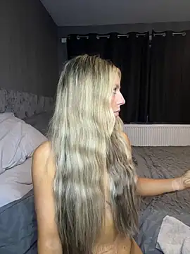 Snapshot of sammie-99 chatting on 09/19/25, 09:04 sammie-99 online show from 09/19/25, 09:04