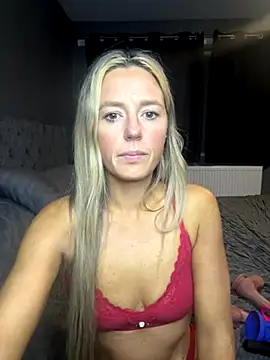 Snapshot of sammie-99 chatting on 09/28/25, 06:46 sammie-99 online show from 09/28/25, 06:46