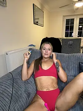 Snapshot of sammie-99 chatting on 10/18/25, 10:10 sammie-99 online show from 10/18/25, 10:10