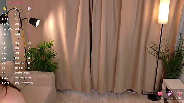 lisabaus online show from 12/14/25, 07:14