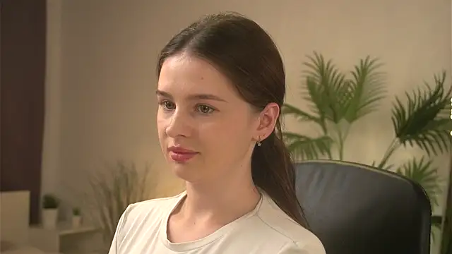 Olivia Farrell online show from 09/20/25, 12:50