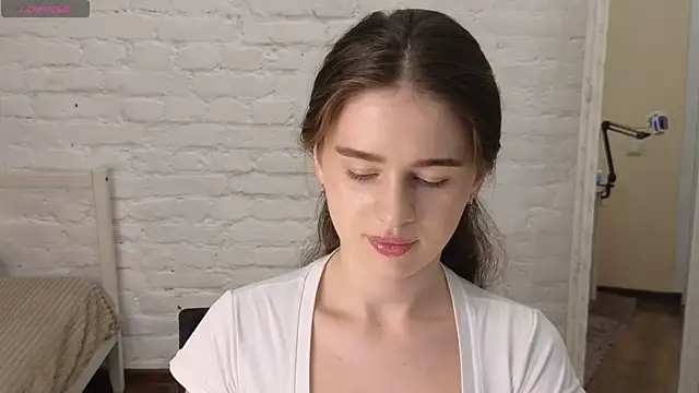 Olivia Farrell online show from 09/21/25, 12:51