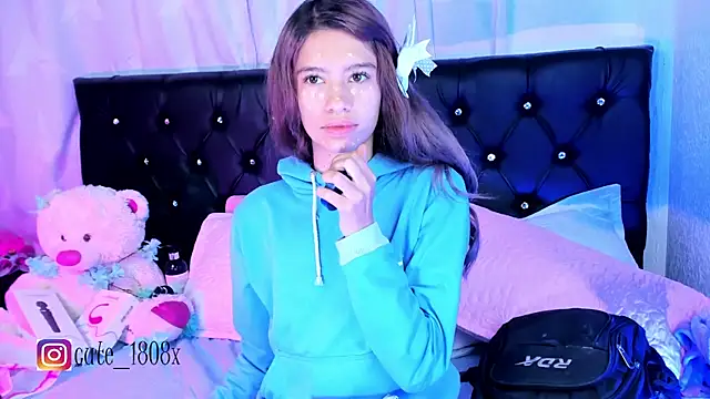 Sofiia cute  online show from 11/18/25, 03:34