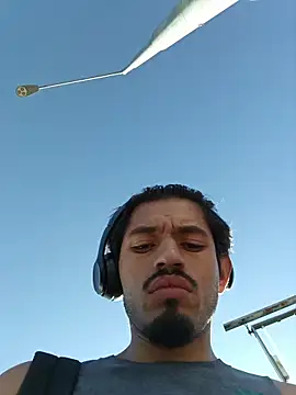 Snapshot of mrredcorn chatting on 10/29/25, 03:47 mrredcorn online show from 10/29/25, 03:47