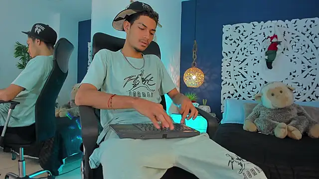 Adonis WB online show from 11/19/25, 02:11