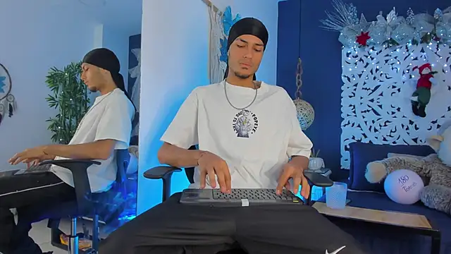 Adonis WB online show from 12/03/25, 10:19