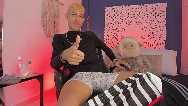 Adonis WB online show from 01/15/26, 04:06