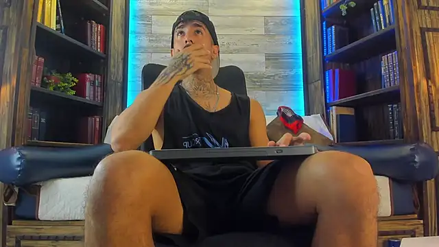 Donovan Desmond online show from 10/28/25, 09:06