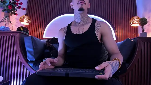 Snapshot of Donovan_Desmond chatting on 02/10/26, 05:00 Donovan Desmond online show from 02/10/26, 05:00