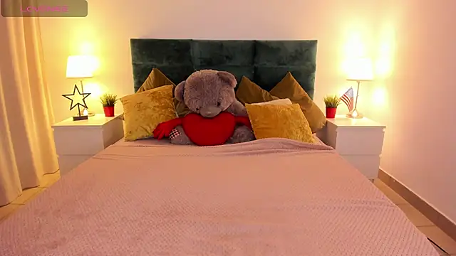 mishapallmer online show from 10/19/25, 08:15