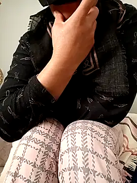 ezgi2545 online show from 11/21/25, 10:36