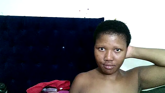 BUNNYCHOWX28 online show from 01/11/26, 06:24