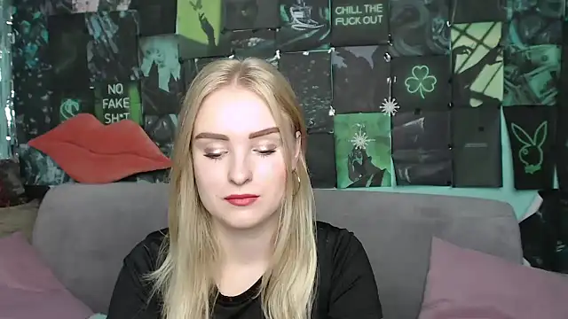 Snapshot of SofySofty chatting on 09/13/25, 05:07 SofySofty online show from 09/13/25, 05:07