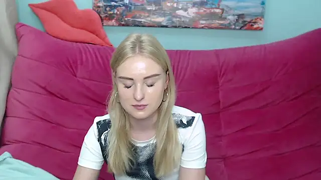 Snapshot of SofySofty chatting on 10/04/25, 04:49 SofySofty online show from 10/04/25, 04:49