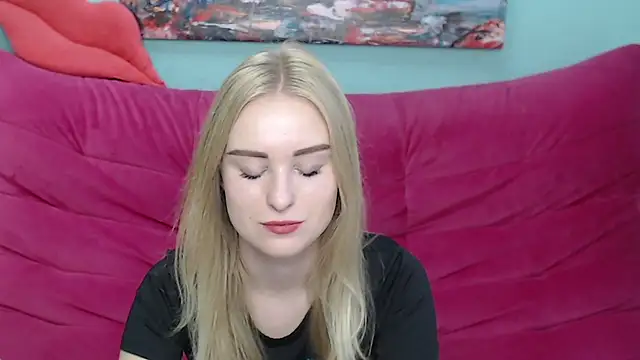 Snapshot of SofySofty chatting on 10/05/25, 04:55 SofySofty online show from 10/05/25, 04:55