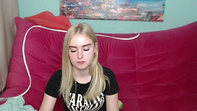 Snapshot of SofySofty chatting on 10/23/25, 04:39 SofySofty online show from 10/23/25, 04:39