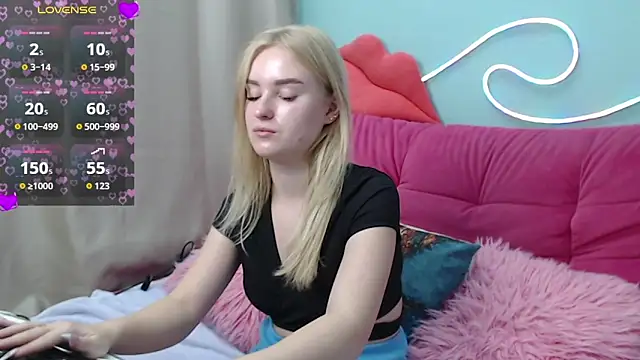 Snapshot of SofySofty chatting on 11/23/25, 05:51 SofySofty online show from 11/23/25, 05:51