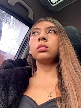 Sara-cooper2 online show from 11/06/25, 02:07