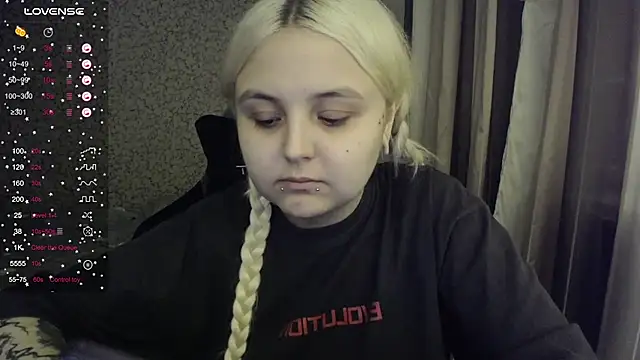 Snapshot of vendymories chatting on 09/27/25, 01:32 vendymories online show from 09/27/25, 01:32