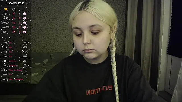 Snapshot of vendymories chatting on 10/04/25, 11:14 vendymories online show from 10/04/25, 11:14