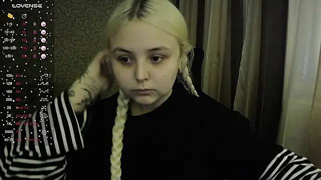 Snapshot of vendymories chatting on 10/05/25, 02:15 vendymories online show from 10/05/25, 02:15