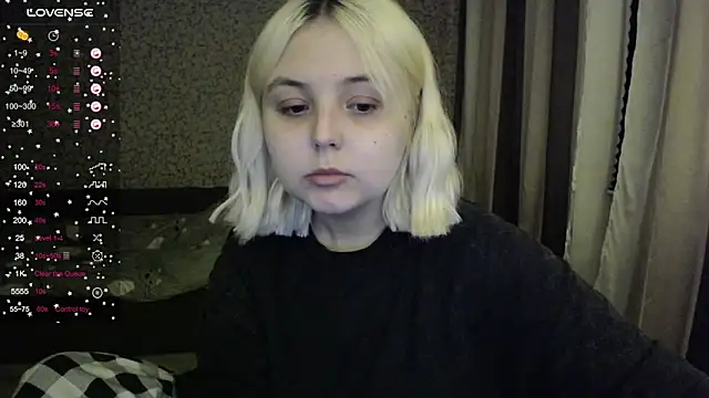 Snapshot of vendymories chatting on 10/18/25, 11:38 vendymories online show from 10/18/25, 11:38