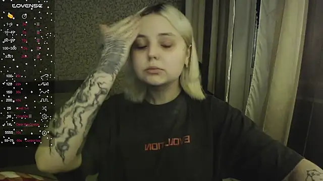 Snapshot of vendymories chatting on 11/09/25, 02:43 vendymories online show from 11/09/25, 02:43