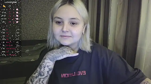 Snapshot of vendymories chatting on 11/20/25, 02:56 vendymories online show from 11/20/25, 02:56