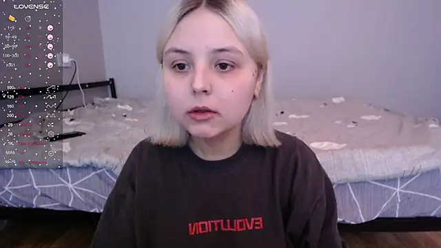 Snapshot of vendymories chatting on 12/16/25, 05:40 vendymories online show from 12/16/25, 05:40