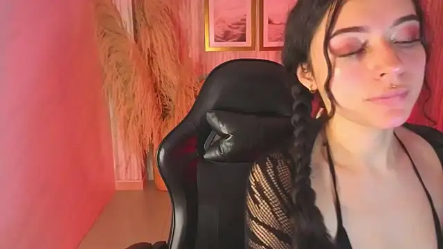 Snapshot of valkiria_ardent_s chatting on 12/19/25, 01:18 valkiria ardent s online show from 12/19/25, 01:18