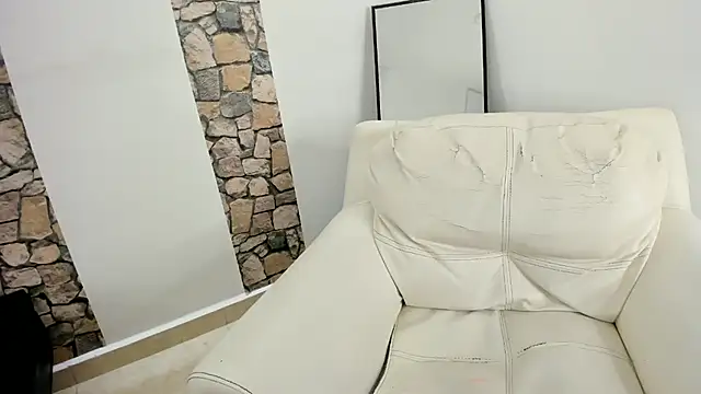 Snapshot of NinaCollinss1 chatting on 10/24/25, 03:52 NinaCollinss1 online show from 10/24/25, 03:52