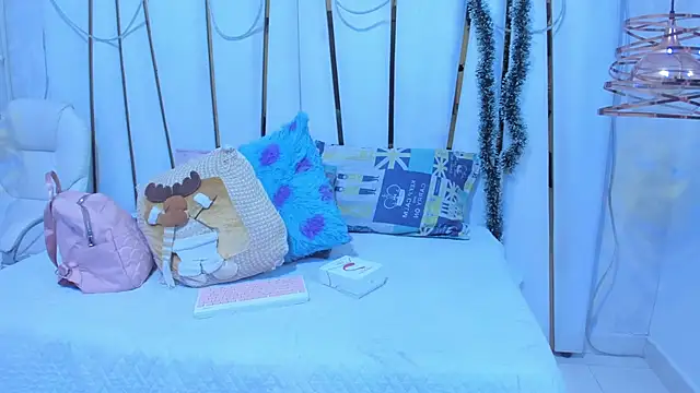 bonnie sm online show from 12/21/25, 07:10