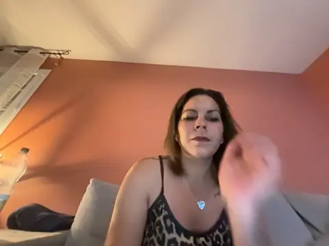 minettedusud online show from 11/28/25, 09:17