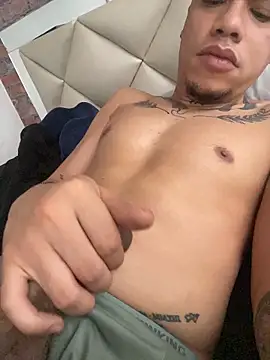 AlphaMasterXxx online show from 05/21/26, 01:07