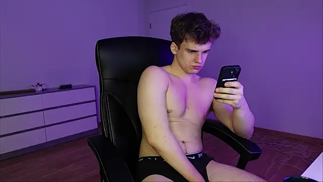 Snapshot of Ricky_Becko chatting on 11/20/25, 04:18 Ricky Becko online show from 11/20/25, 04:18