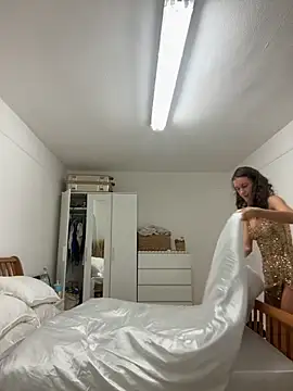 MilaRenee online show from 09/21/25, 07:59