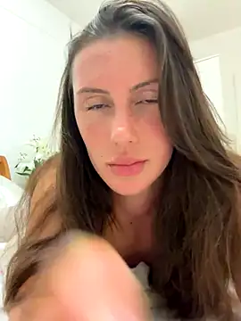 MilaRenee online show from 10/16/25, 09:16