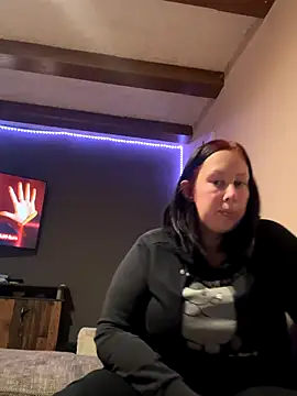 Snapshot of xSiindy95 chatting on 11/20/25, 09:03 xSiindy95 online show from 11/20/25, 09:03