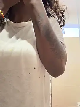 EmilyKisx online show from 10/22/25, 01:33