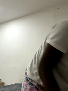 EmilyKisx online show from 11/19/25, 10:04