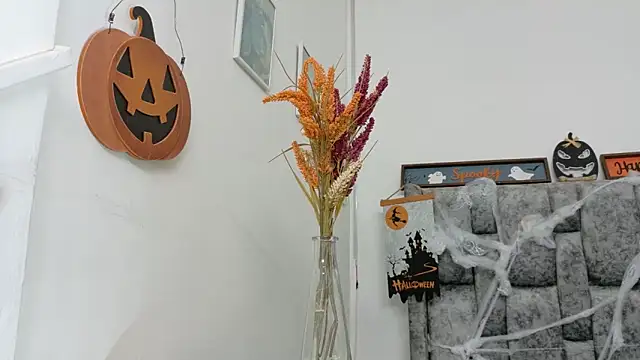 Lizbeth Rouse online show from 10/30/25, 10:38