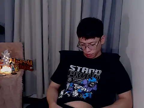 Snapshot of pinkcock_froi2305 chatting on 10/22/25, 07:19 pinkcock froi2305 online show from 10/22/25, 07:19