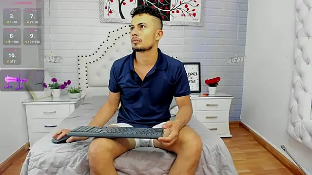 Snapshot of Valentiinoss chatting on 11/14/25, 09:24 Valentiinoss online show from 11/14/25, 09:24