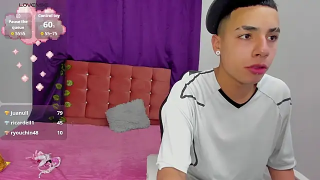 Snapshot of Aisha_andy chatting on 09/30/25, 03:11 Aisha andy online show from 09/30/25, 03:11