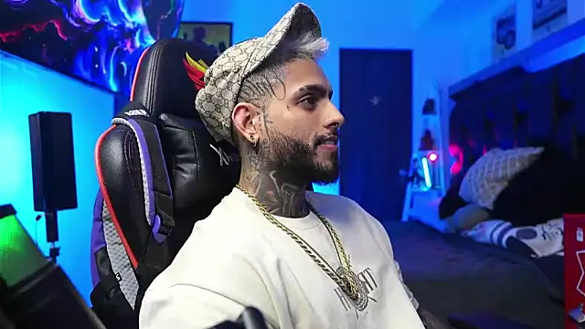 Snapshot of logan_hugh8 chatting on 02/03/26, 06:40 logan hugh8 online show from 02/03/26, 06:40