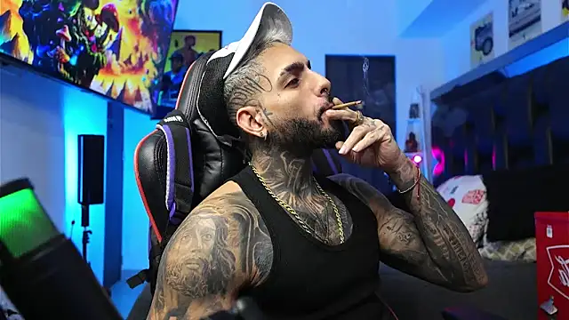 Snapshot of logan_hugh8 chatting on 02/08/26, 07:12 logan hugh8 online show from 02/08/26, 07:12