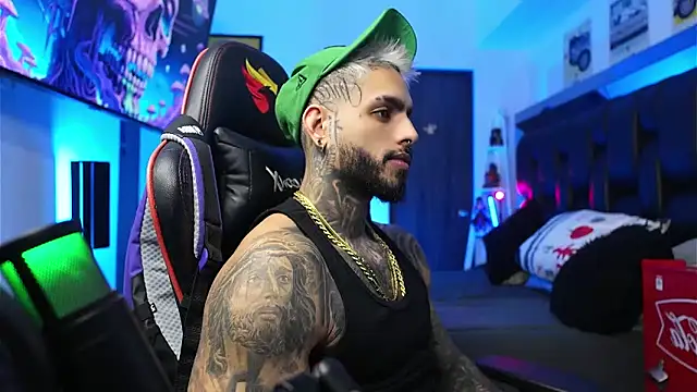 Snapshot of logan_hugh8 chatting on 02/10/26, 09:13 logan hugh8 online show from 02/10/26, 09:13