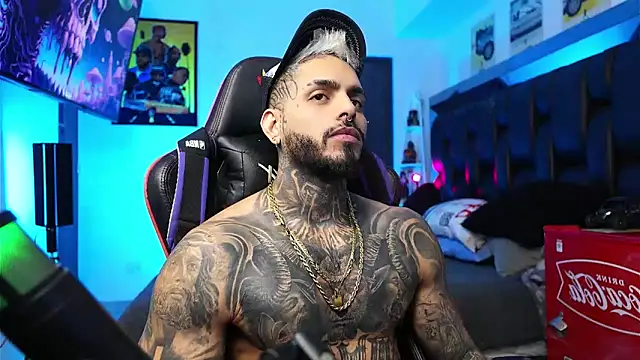 Snapshot of logan_hugh8 chatting on 02/16/26, 10:17 logan hugh8 online show from 02/16/26, 10:17