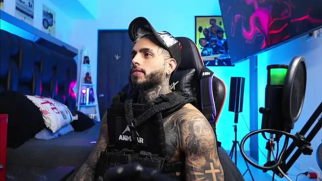 Snapshot of logan_hugh8 chatting on 02/20/26, 11:38 logan hugh8 online show from 02/20/26, 11:38